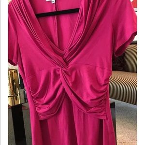 SS v neck stretch material top